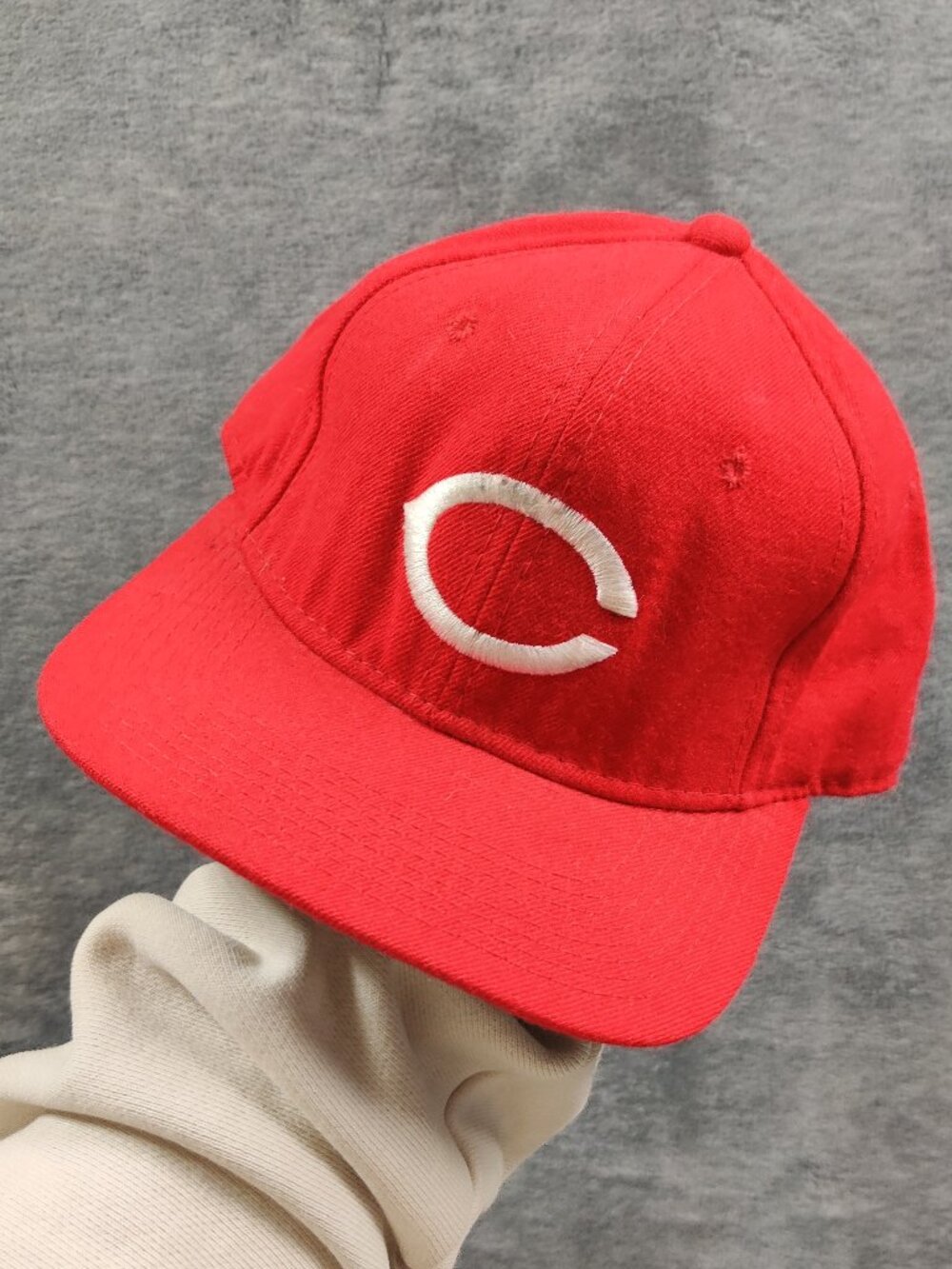 VINTAGE Cincinnati Reds Hat Adult Mens 7 1/8 Red MLB Baseball Sports Specialties